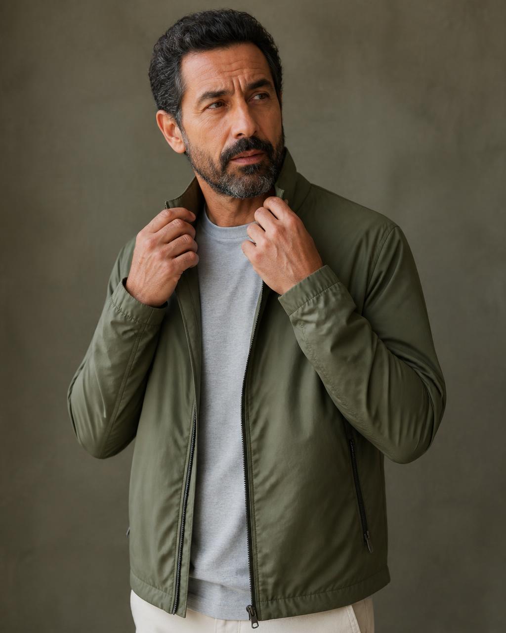 Lightweight Jacket in Navy